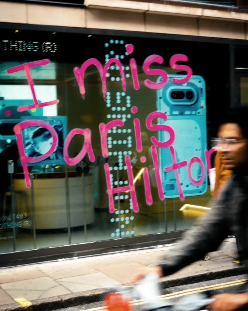 Graffiti en la tienda Nothing